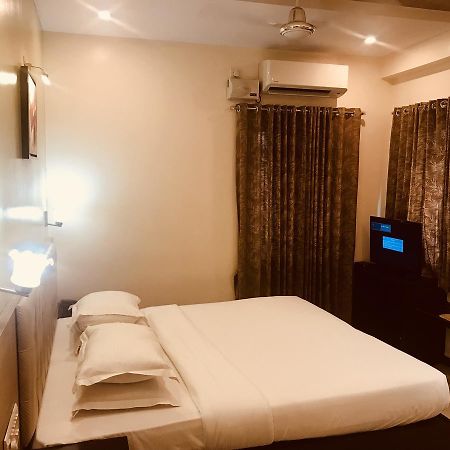 Hotel Malabar Regency Μπανγκαλόρ Εξωτερικό φωτογραφία